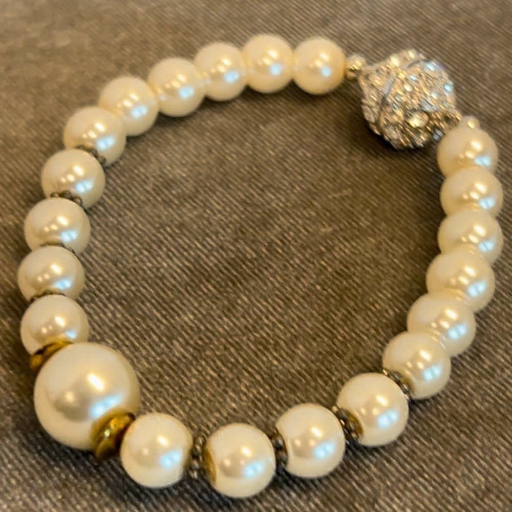 Faux pearl crystal rhinestone cubic zirconia magnetic closure bracelet